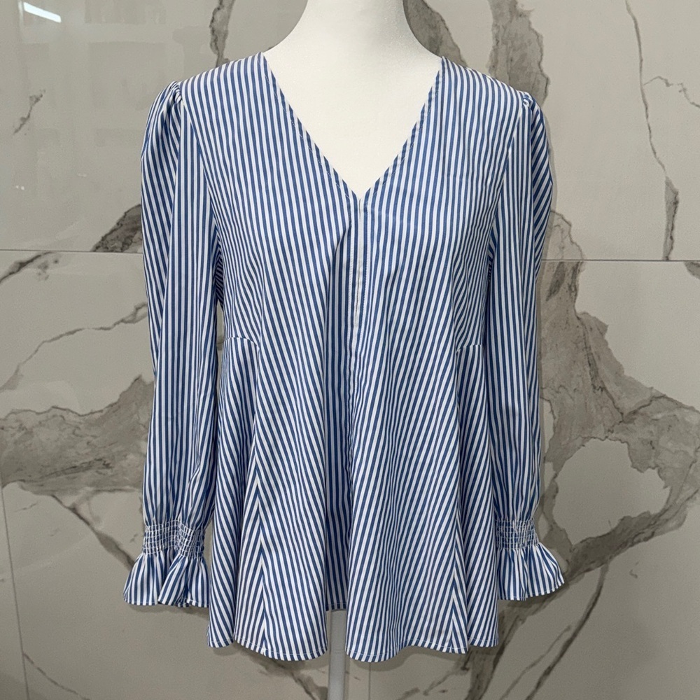 Tuckernuck Easton Blue White Striped V-Neck Blouse Size M